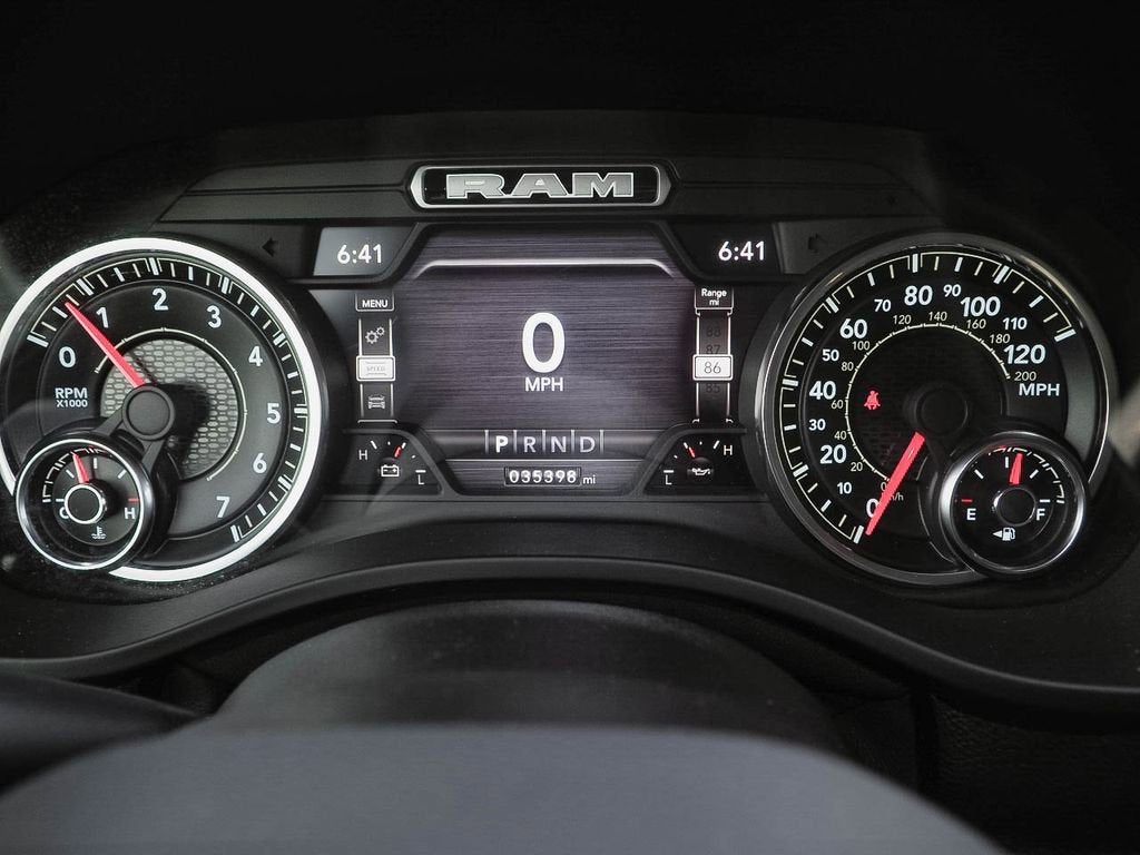 2022 RAM 1500 Laramie Crew Cab 4x4 5'7" Box
