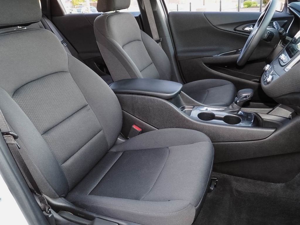 2022 Chevrolet Malibu LS
