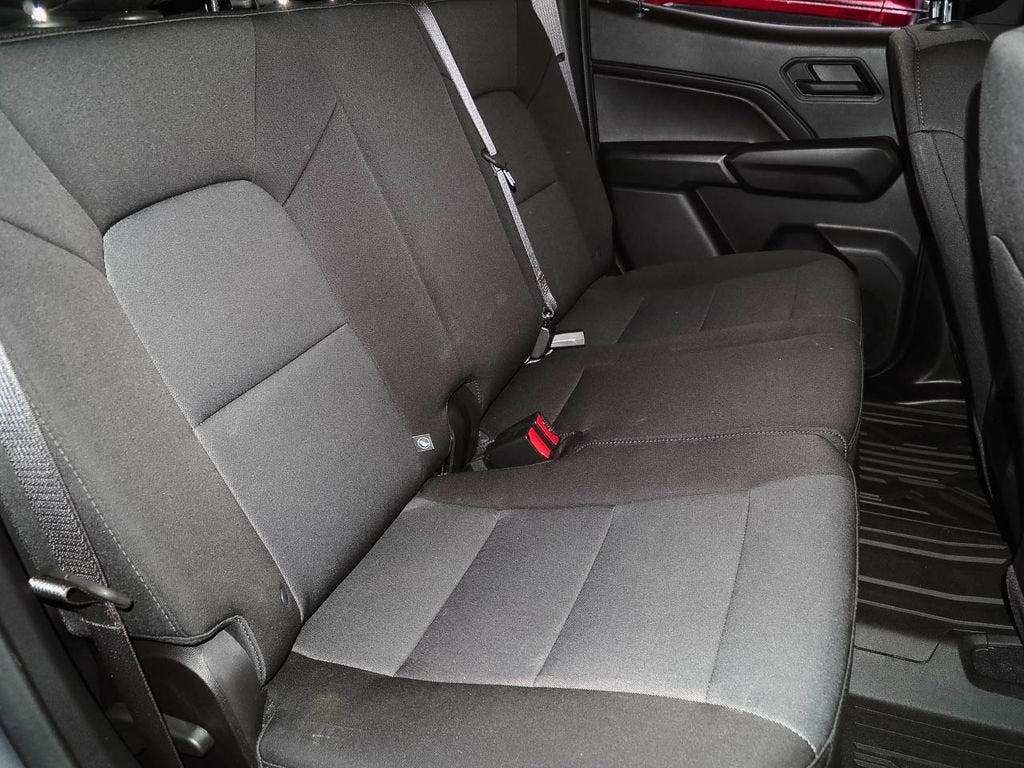 2025 Chevrolet Colorado WT/LT