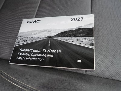 2023 GMC Yukon XL SLT