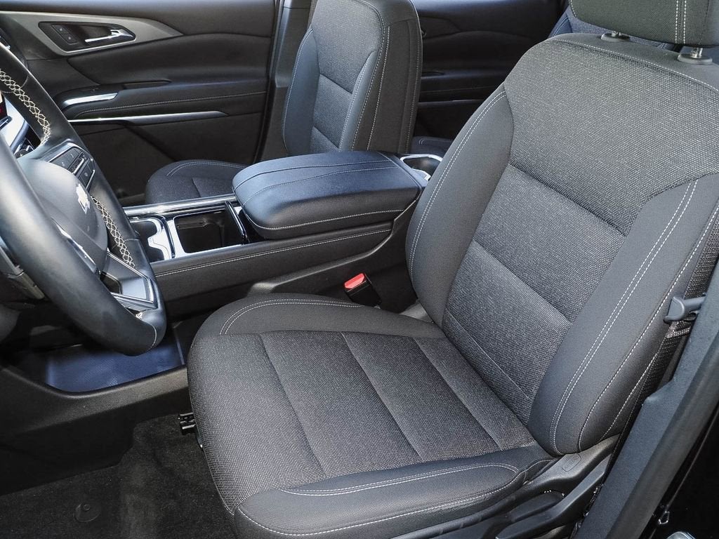 2024 Chevrolet Traverse LS