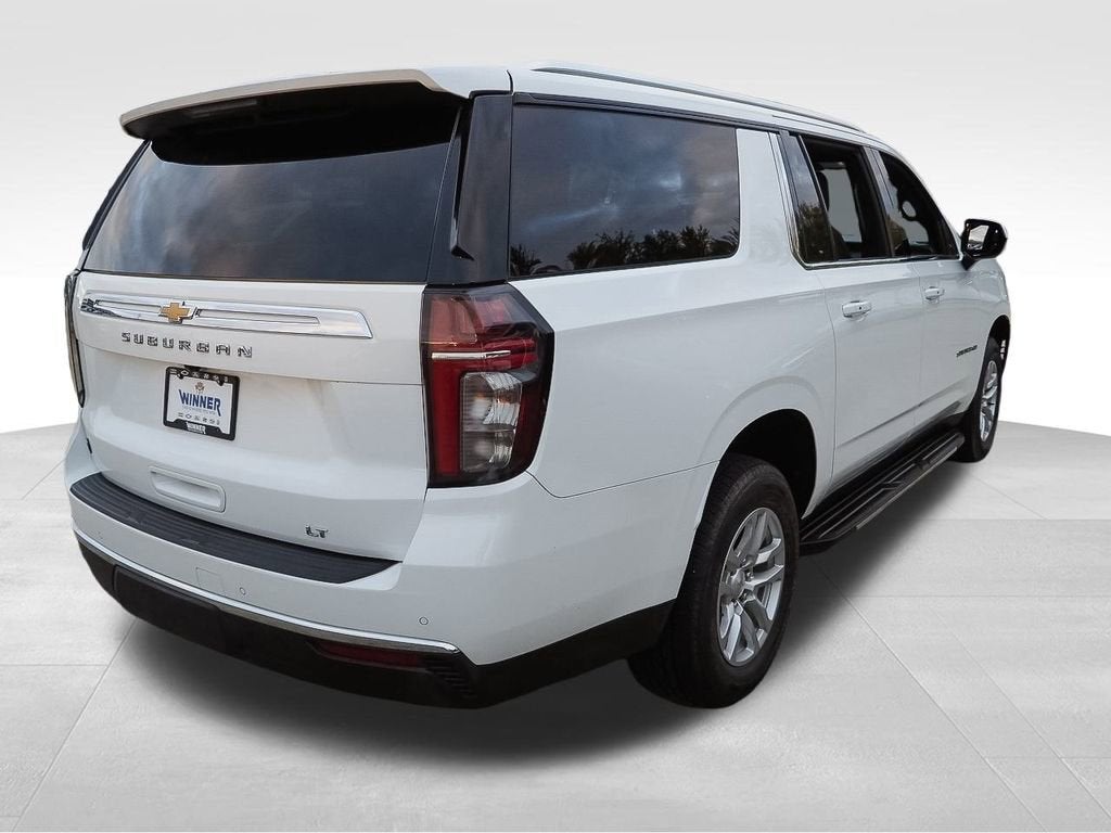 2023 Chevrolet Suburban LT