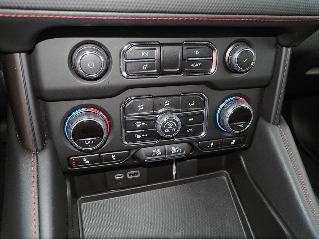 2022 Chevrolet Suburban RST