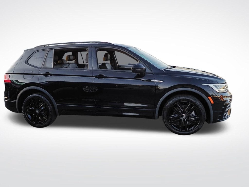 2022 Volkswagen Tiguan SE R-Line Black