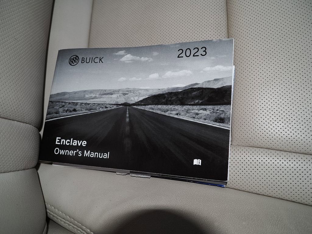 2023 Buick Enclave Essence
