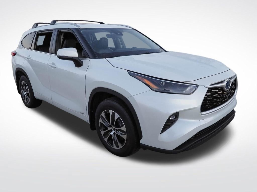 2022 Toyota Highlander Hybrid XLE