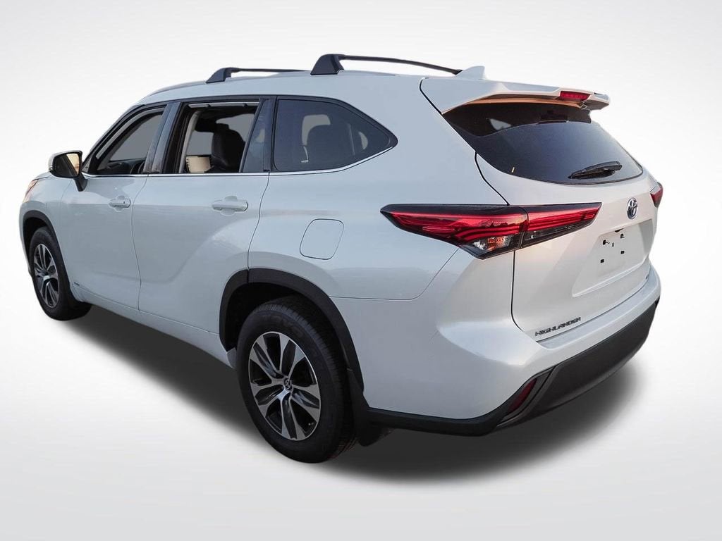 2022 Toyota Highlander Hybrid XLE