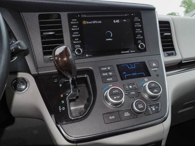 2019 Toyota Sienna XLE Auto Access Seat