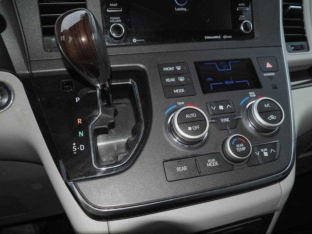2019 Toyota Sienna XLE Auto Access Seat