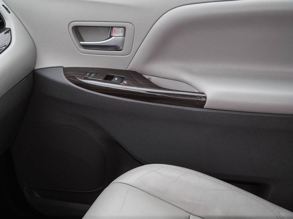 2019 Toyota Sienna XLE Auto Access Seat