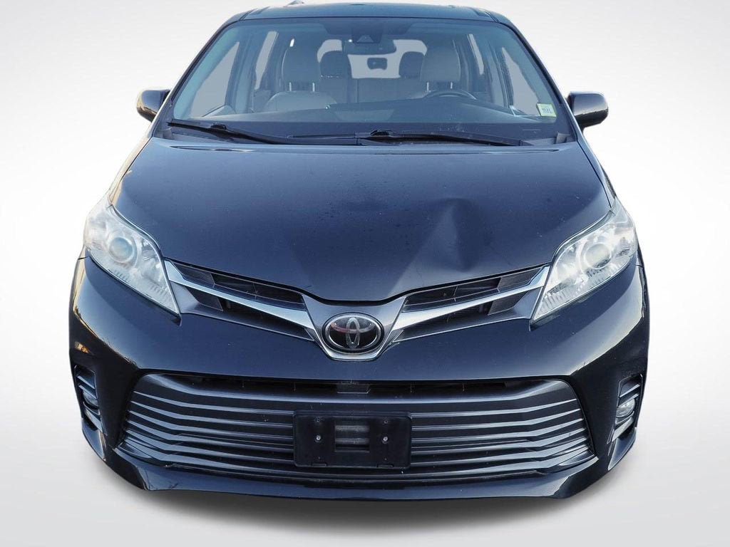 2019 Toyota Sienna XLE Auto Access Seat