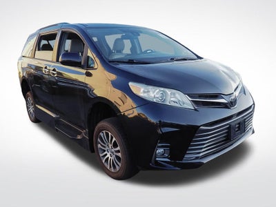 2019 Toyota Sienna XLE Auto Access Seat