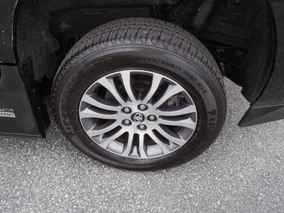 2019 Toyota Sienna XLE Auto Access Seat