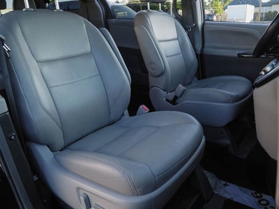 2019 Toyota Sienna XLE Auto Access Seat