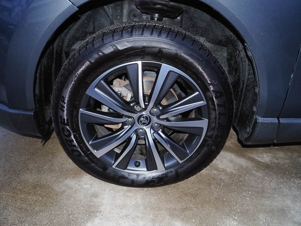 2021 Toyota Venza LE