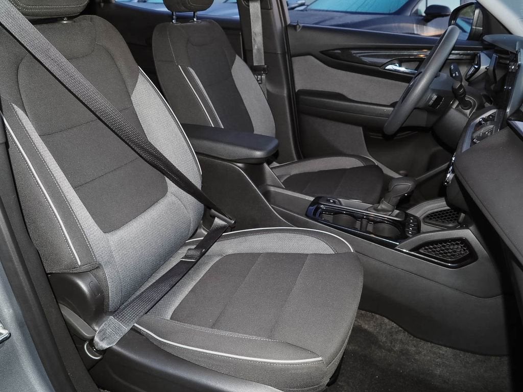 2025 Chevrolet Trailblazer LS