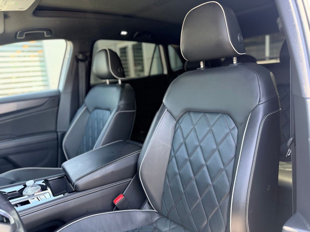 2024 Volkswagen Atlas Cross Sport 2.0T SEL Premium R-Line