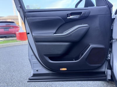 2022 Toyota Highlander Hybrid Bronze Edition