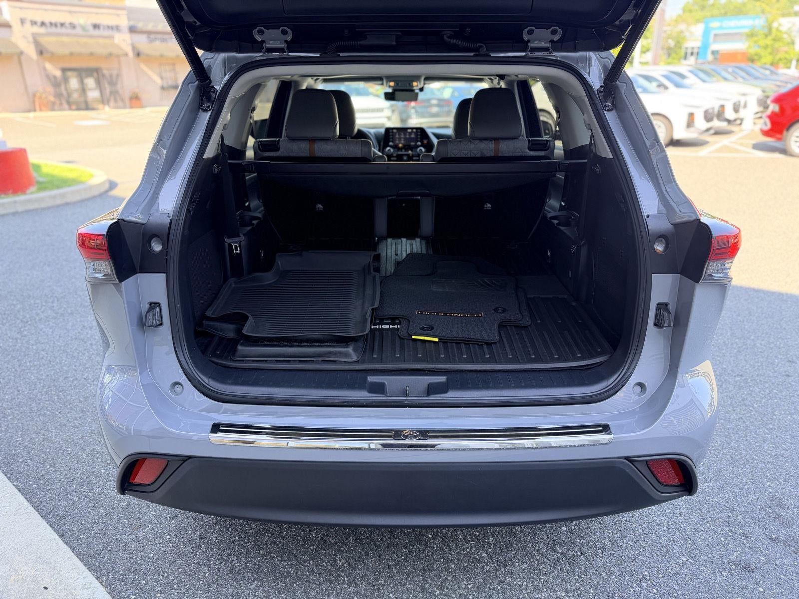 2022 Toyota Highlander Hybrid Bronze Edition