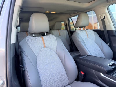 2022 Toyota Highlander Hybrid Bronze Edition