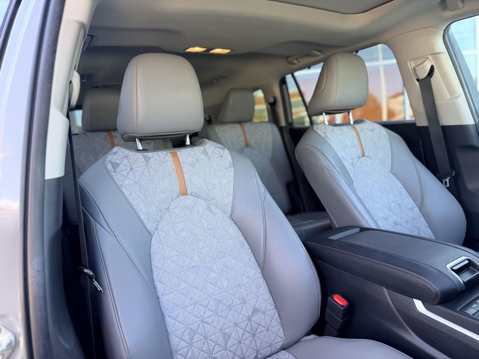 2022 Toyota Highlander Hybrid Bronze Edition