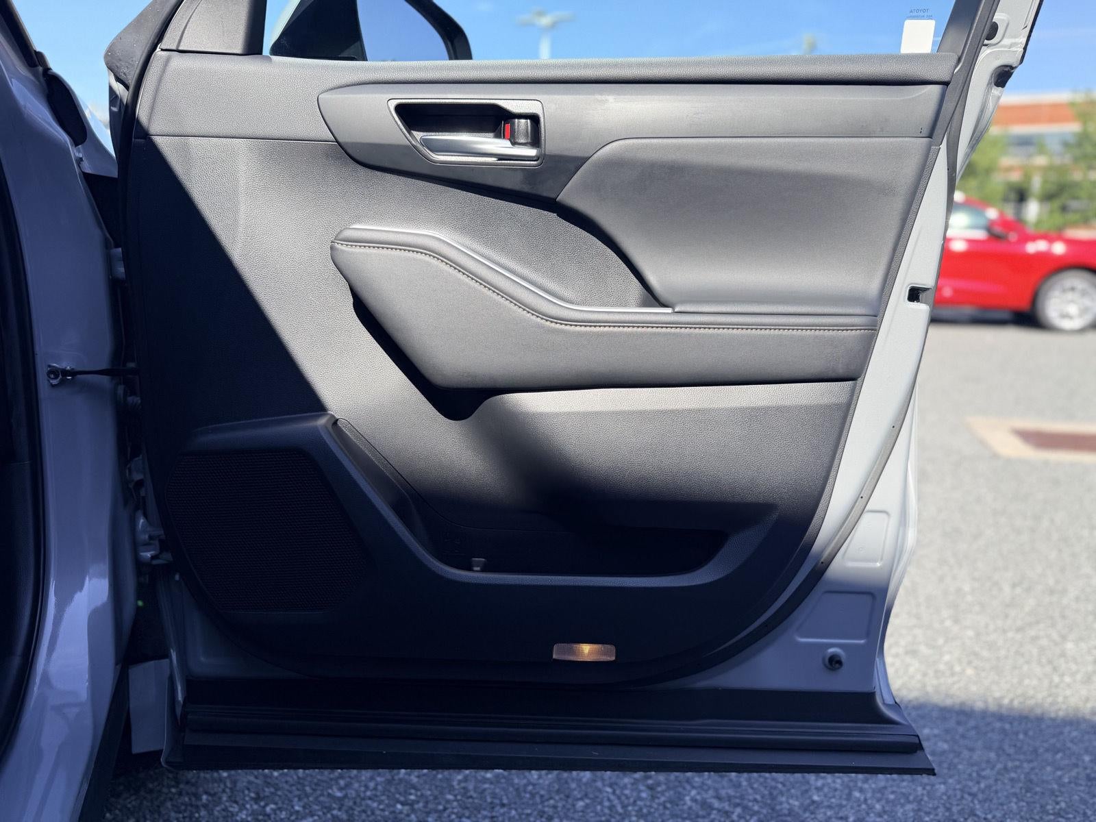 2022 Toyota Highlander Hybrid Bronze Edition