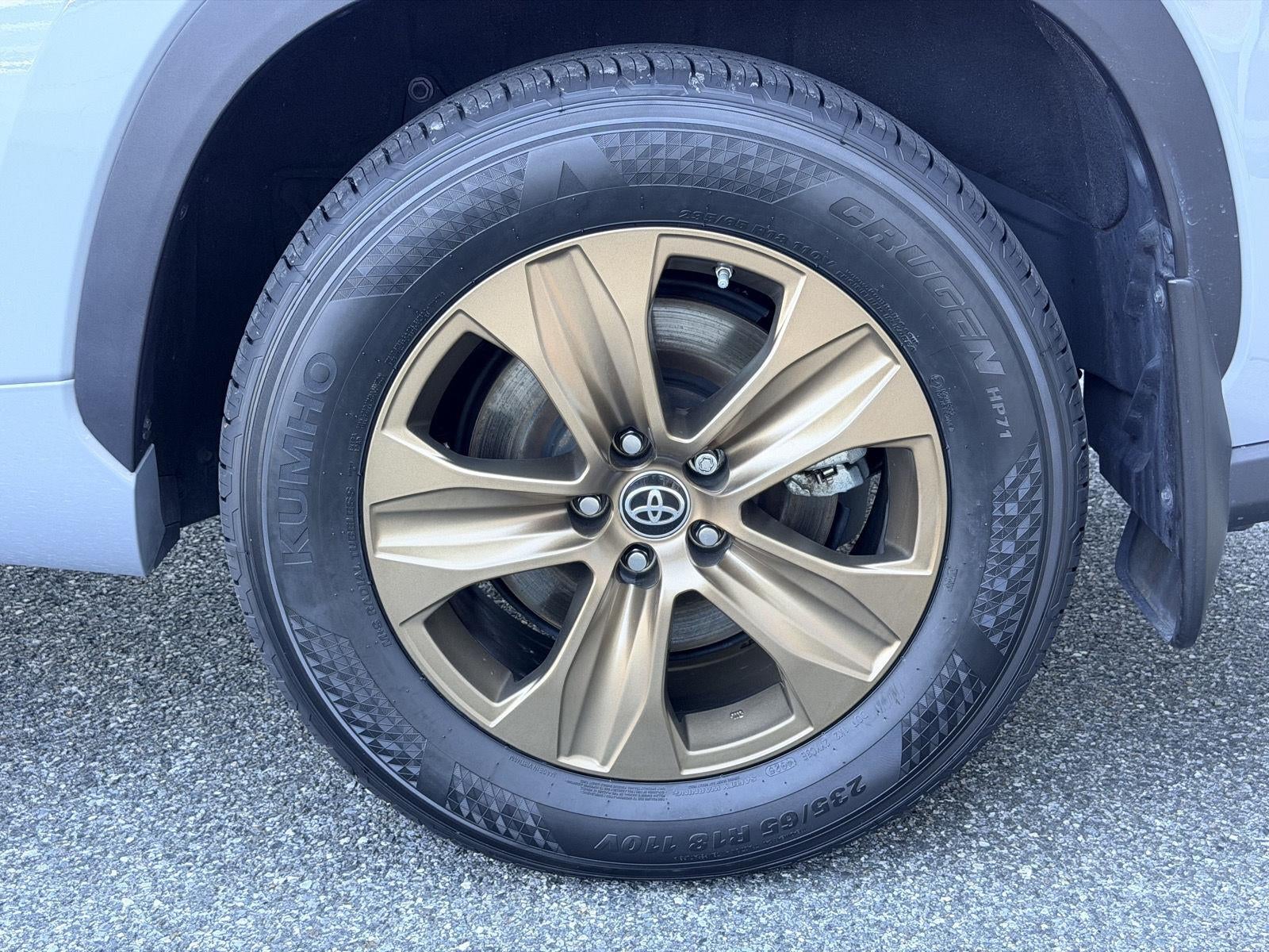 2022 Toyota Highlander Hybrid Bronze Edition