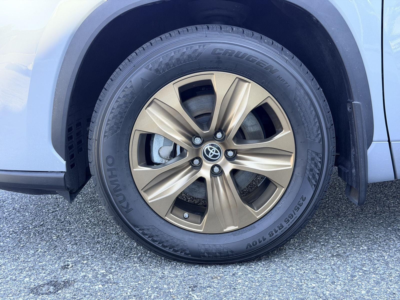 2022 Toyota Highlander Hybrid Bronze Edition