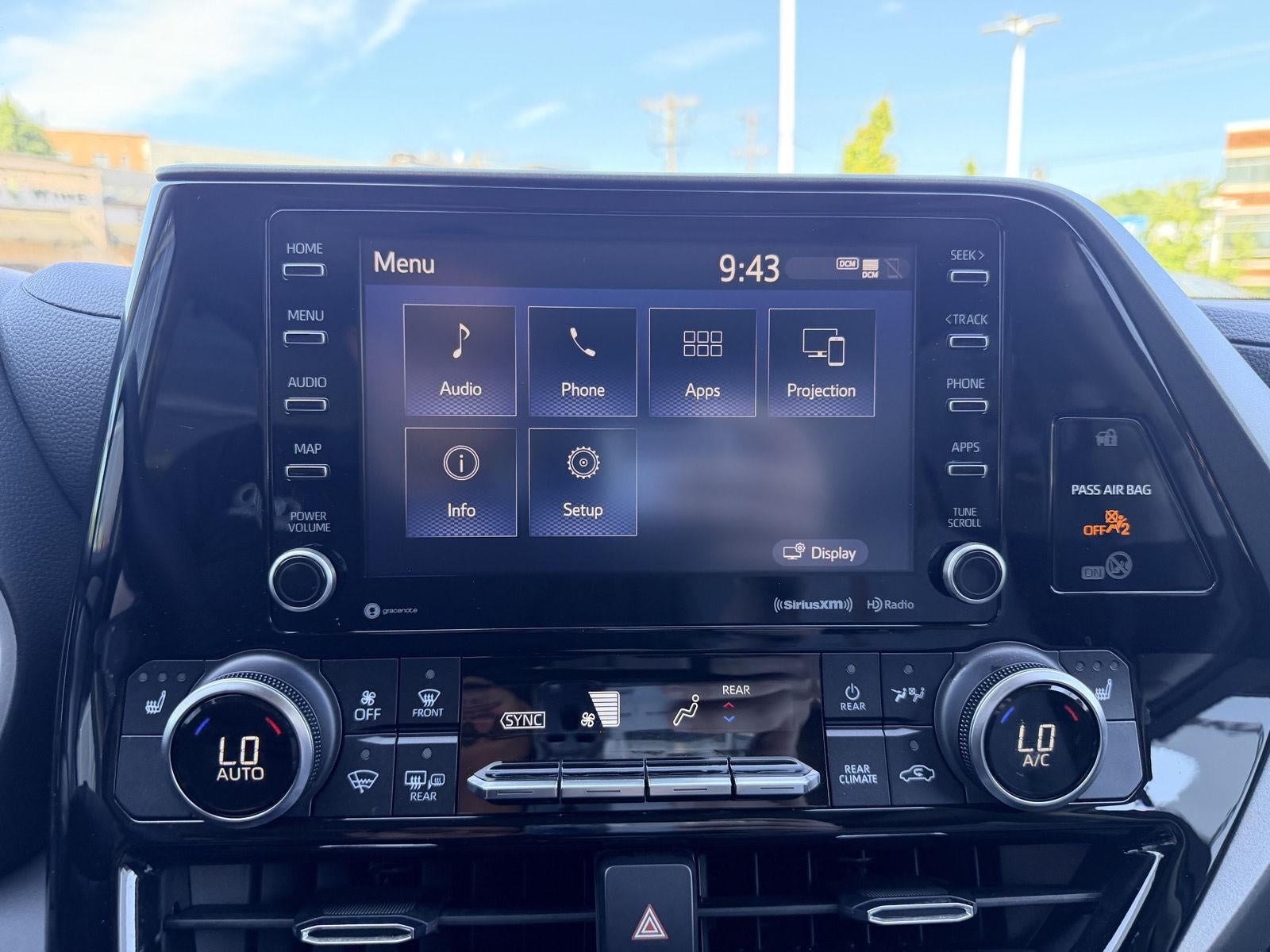 2022 Toyota Highlander Hybrid Bronze Edition