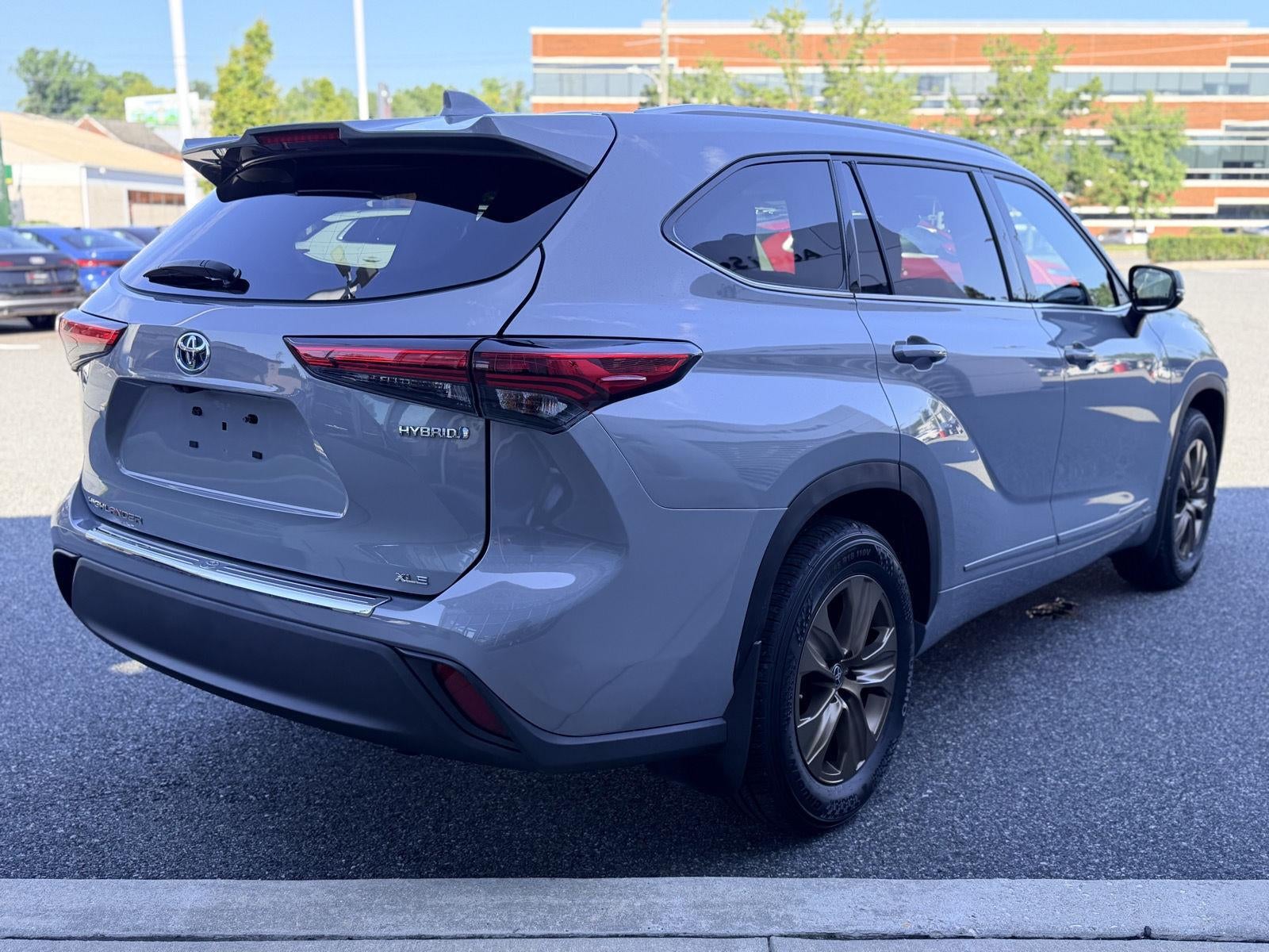 2022 Toyota Highlander Hybrid Bronze Edition