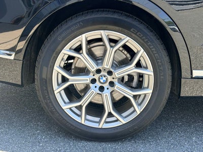 2025 BMW X7 xDrive40i