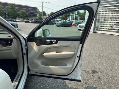 2019 Volvo XC60 T6 Momentum