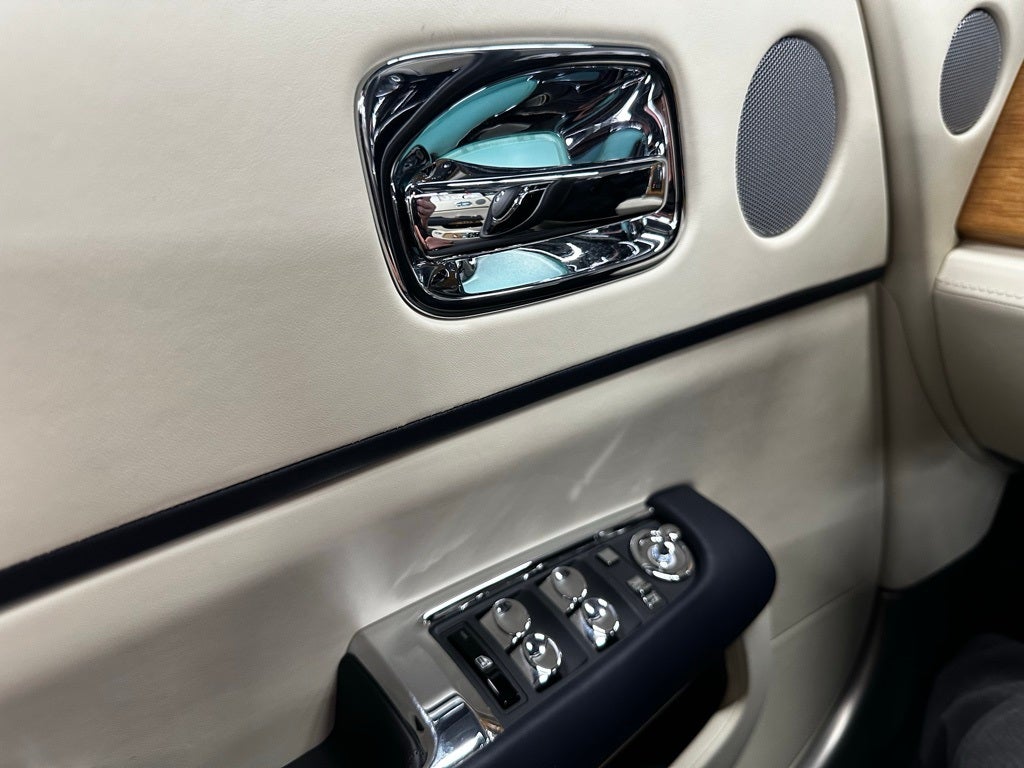 2020 Rolls-Royce Dawn Base