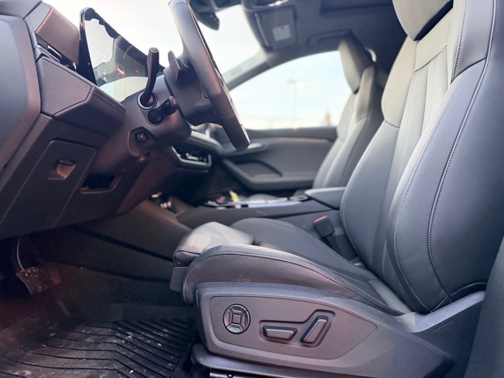 2025 Audi Q6 e-tron Premium Plus quattro