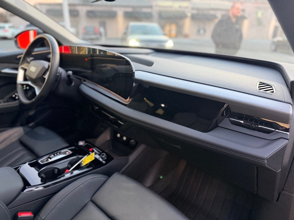 2025 Audi Q6 e-tron Premium Plus quattro