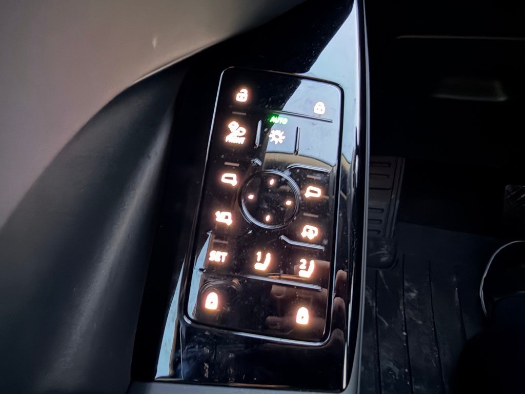 2025 Audi Q6 e-tron Premium Plus quattro