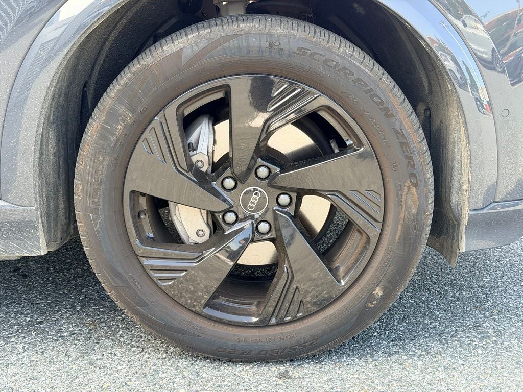 2025 Audi Q6 e-tron Premium Plus quattro