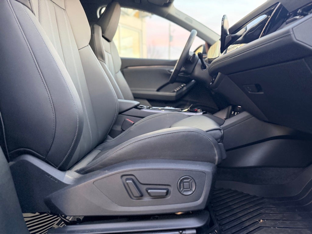 2025 Audi Q6 e-tron Premium Plus quattro