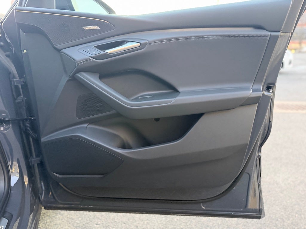 2025 Audi Q6 e-tron Premium Plus quattro