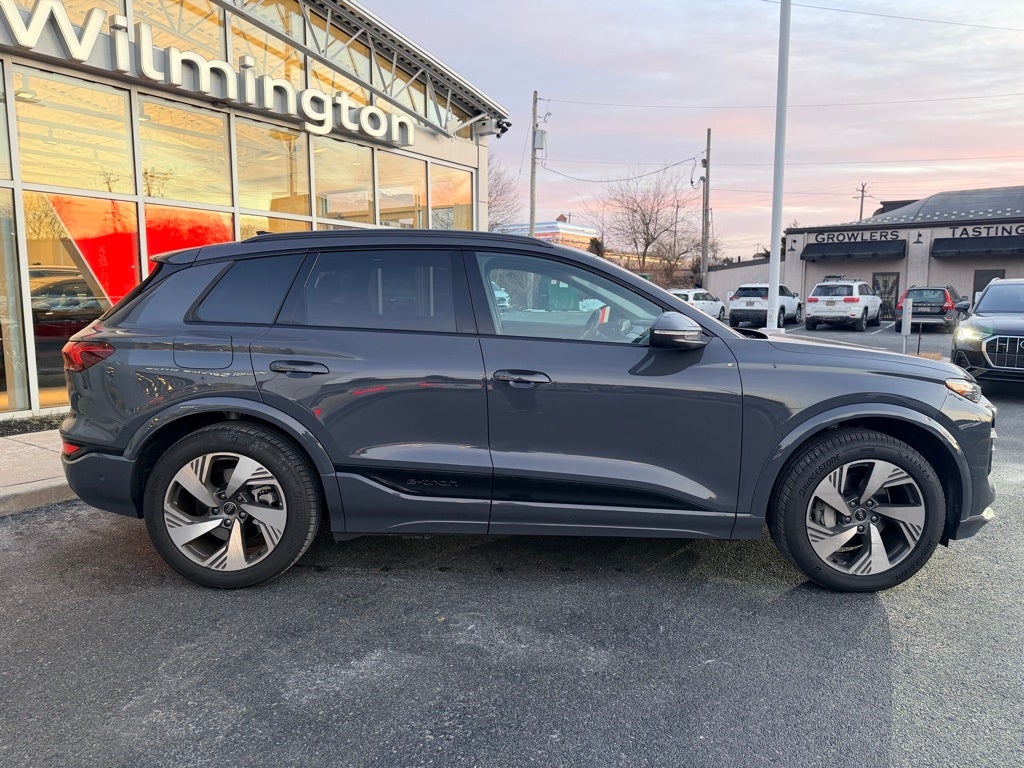 2025 Audi Q6 e-tron Premium Plus quattro