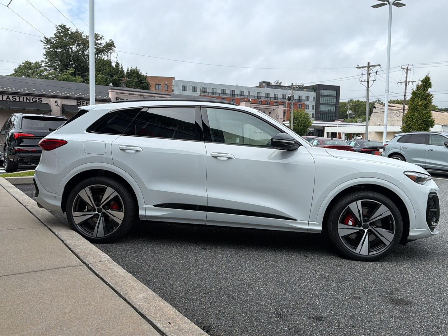2026 Audi SQ5 Premium Plus