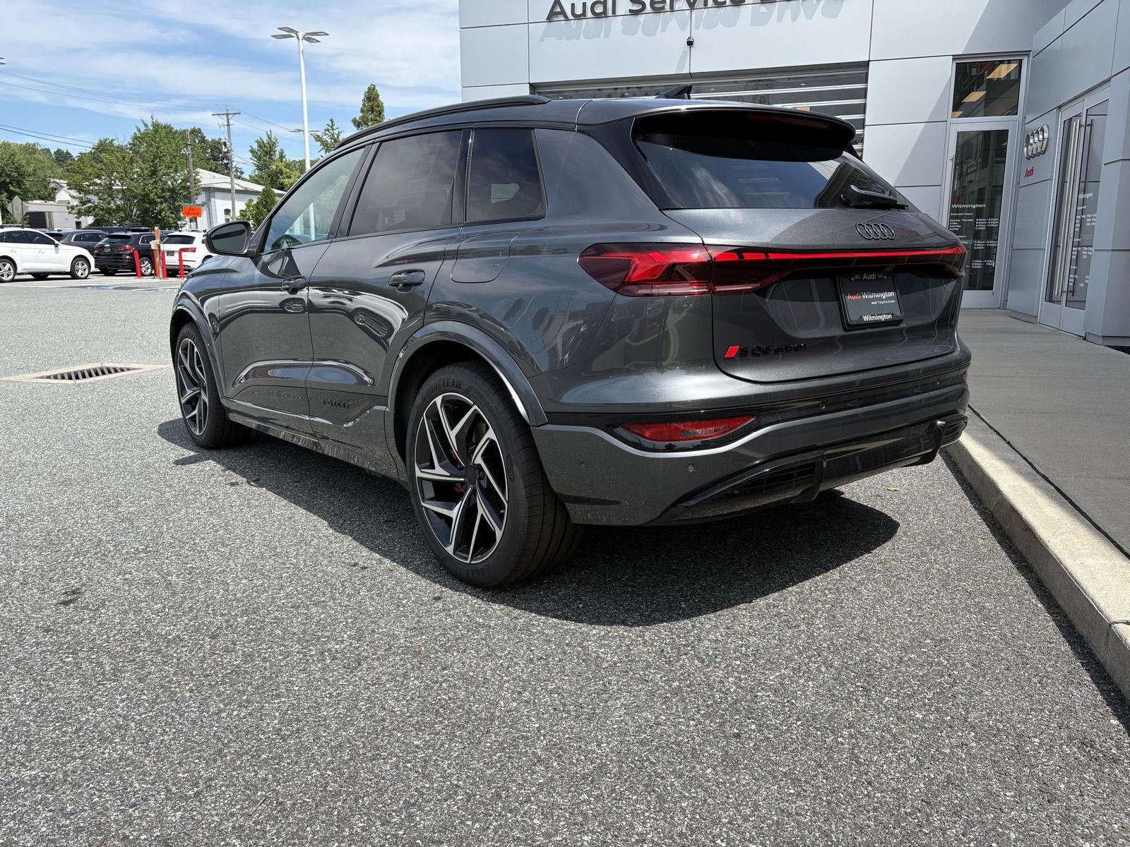 2027 Audi SQ6 e-tron Premium Plus