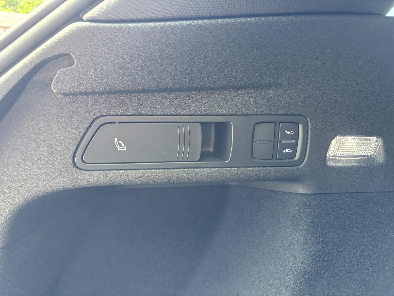 2027 Audi SQ6 e-tron Premium Plus