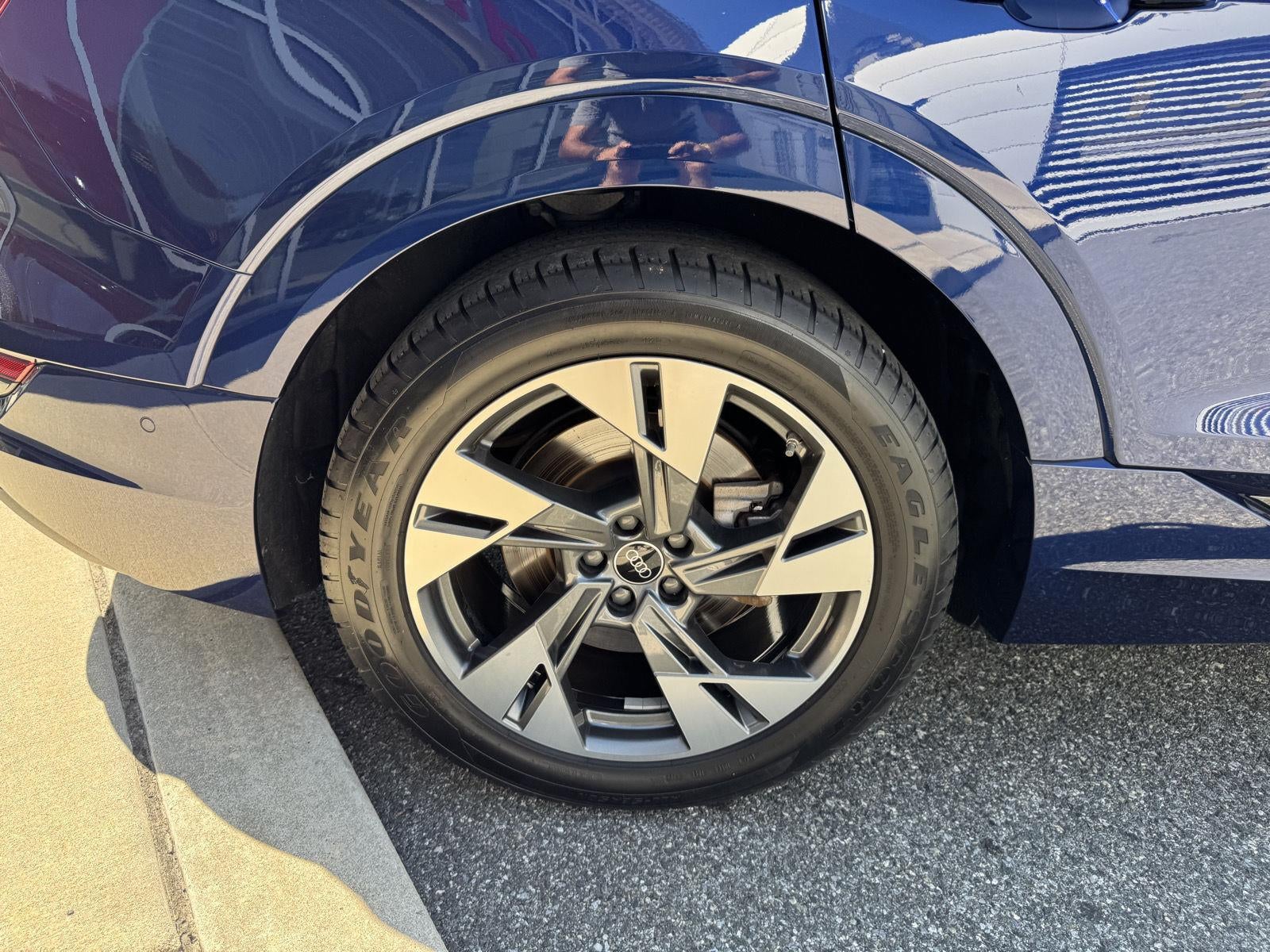 2022 Audi e-tron Premium