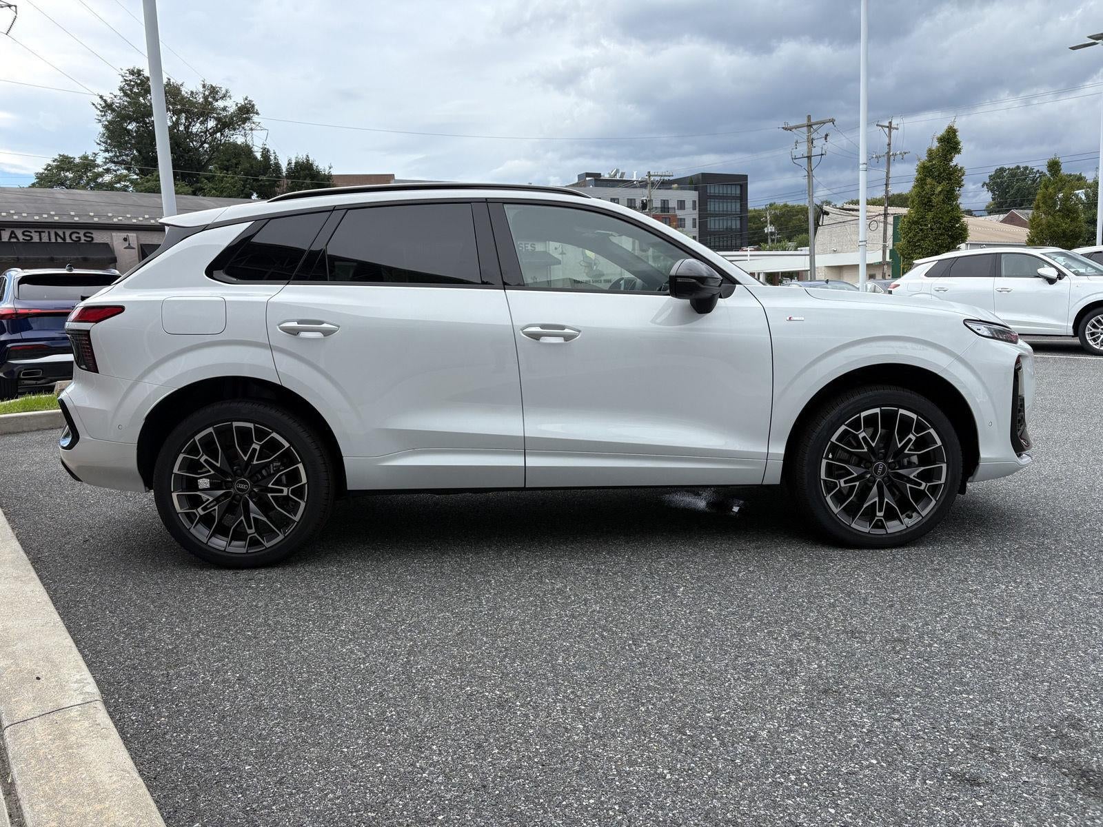 2026 Audi Q3 S line