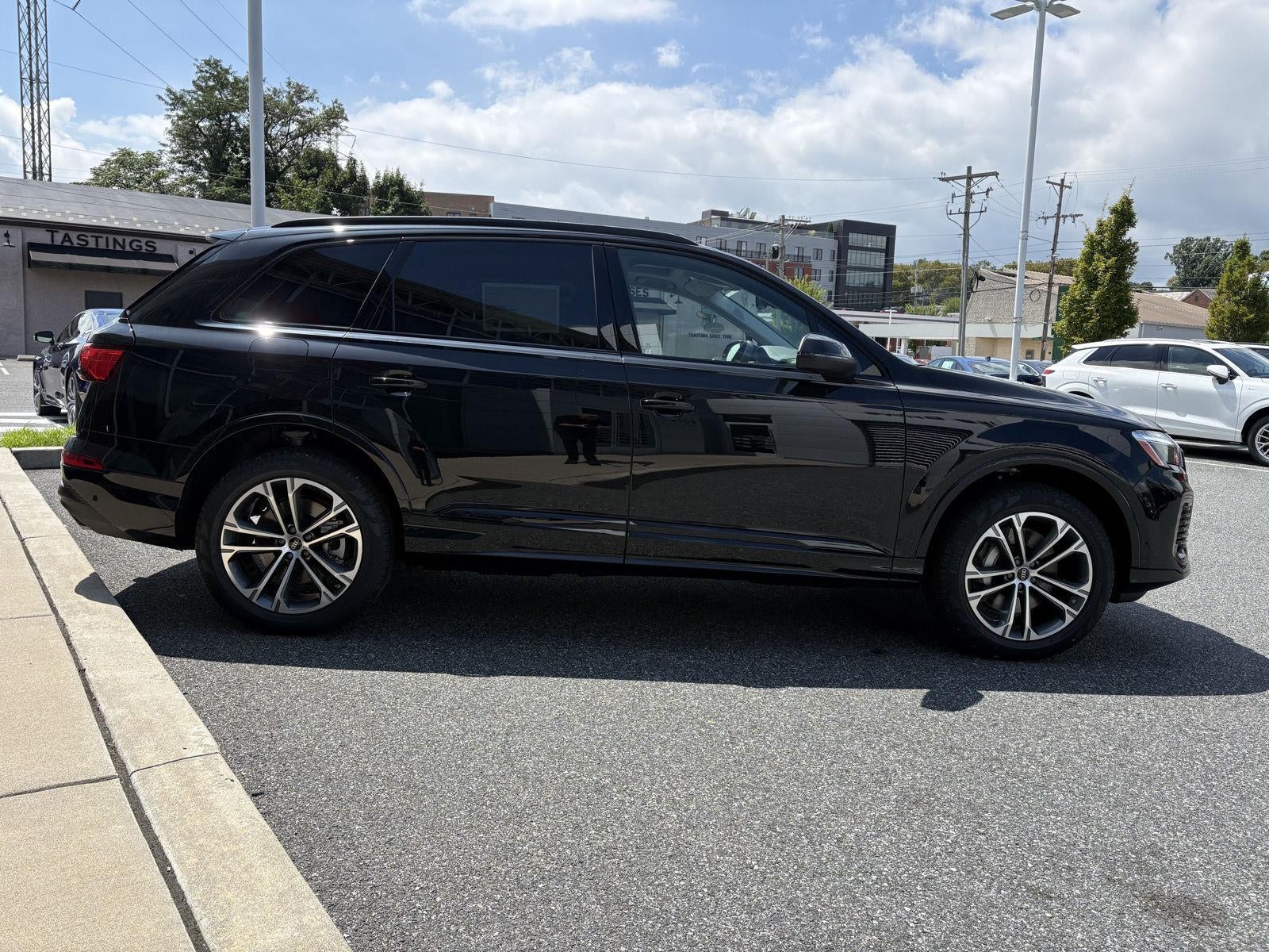 2026 Audi Q7 Premium