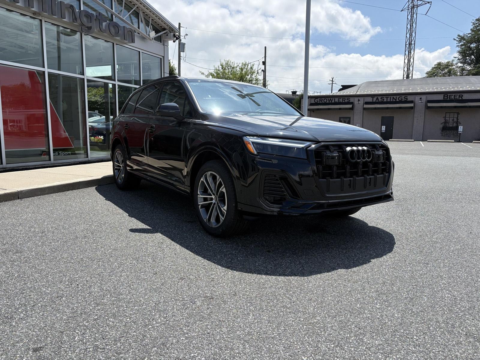 2026 Audi Q7 Premium