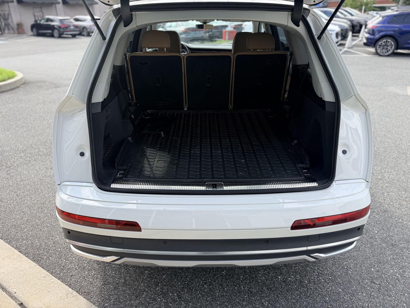 2023 Audi Q7 Premium