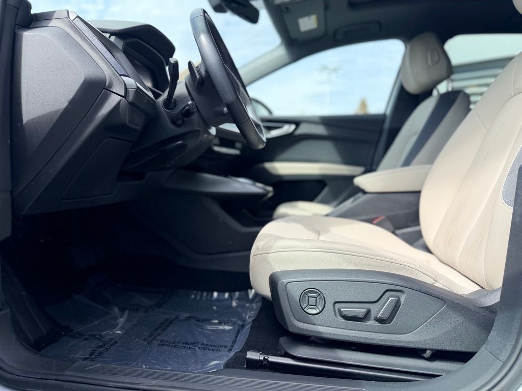 2024 Audi Q4 e-tron Premium Plus