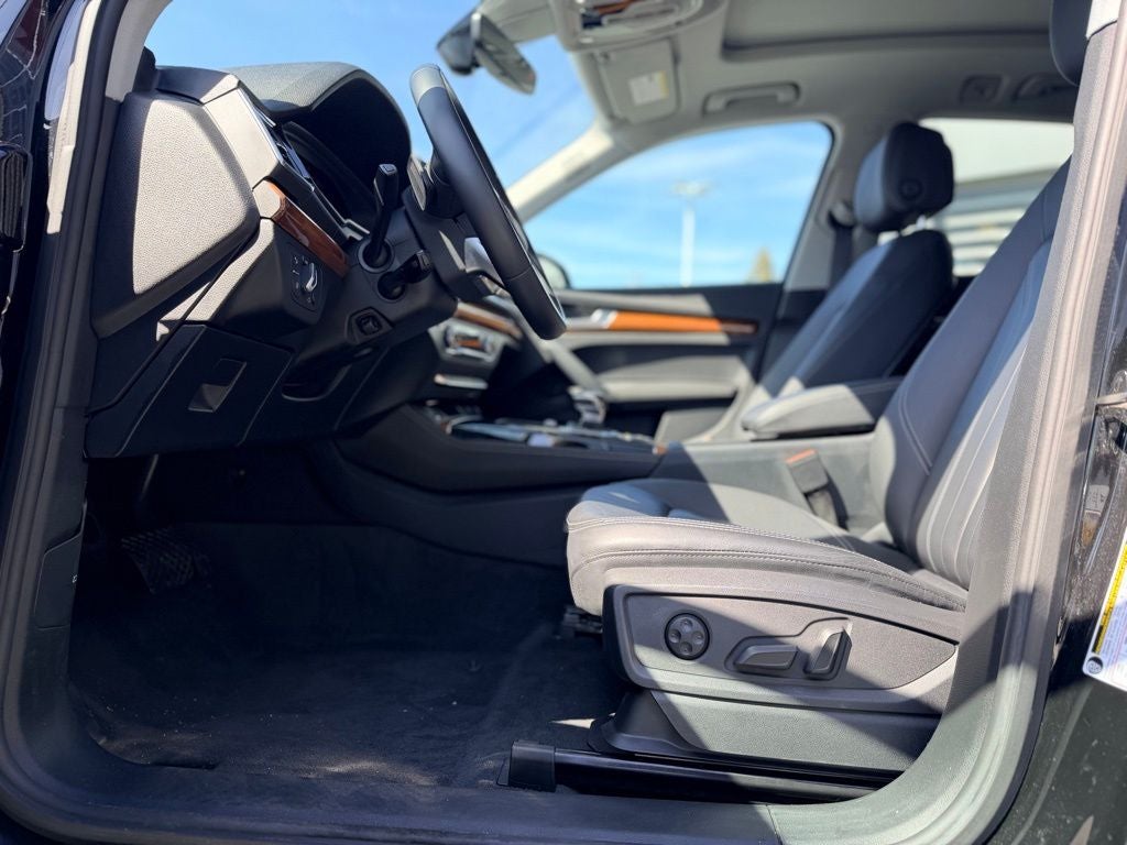 2023 Audi Q5 45 S line Premium Plus quattro